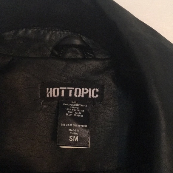 Hot topic jacket - Picture 3 of 3